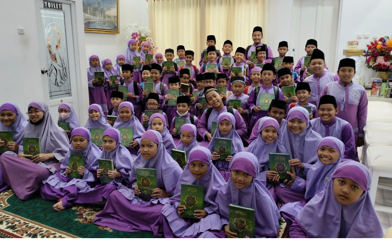 Keajaiban Al-Qur'an dalam Membentuk Akhlak Mulia